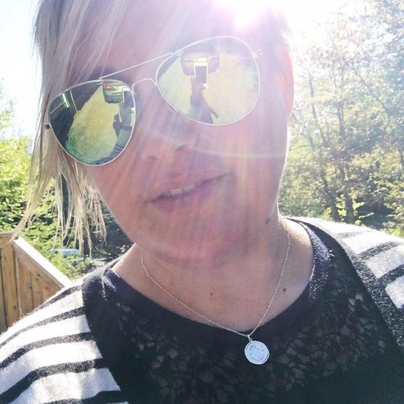 Meet your Posher, Michelle - Picture 1 of 1